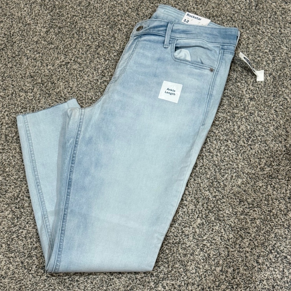Old Navy Rockstar Super Skinny Jeans Light Wash Raw Hem Ankle Length Size 12 NWT